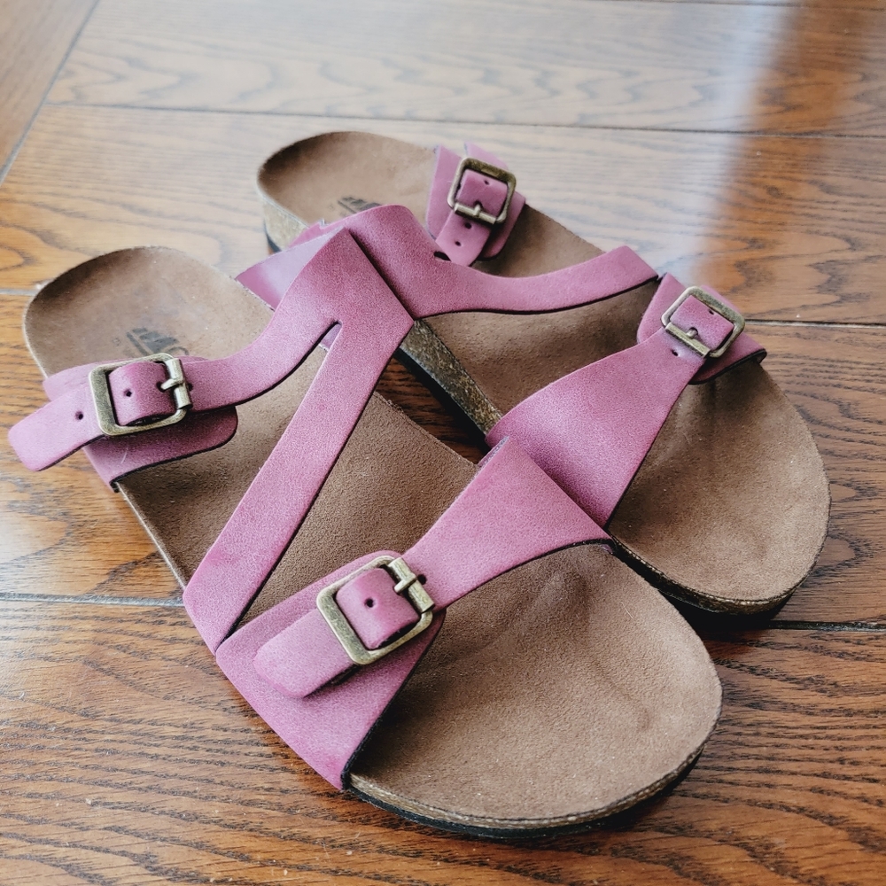 Cliffs by WHITE MOUNTAIN Mauve Strappy Buckle Sandals